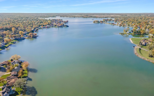 Overview of Lake Columbia